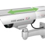 Basi Kamera-Attrappe KA 300 in Silber mit blinkender LED und Wandhalterung.